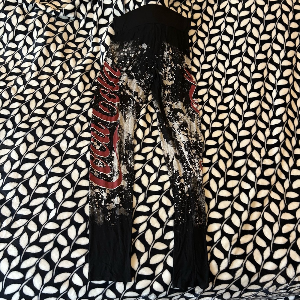 Coca-Cola Black and Red Graphic Leggings
